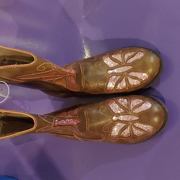 Size 4 wonder nation butterfly boots - Picture 1 of 8